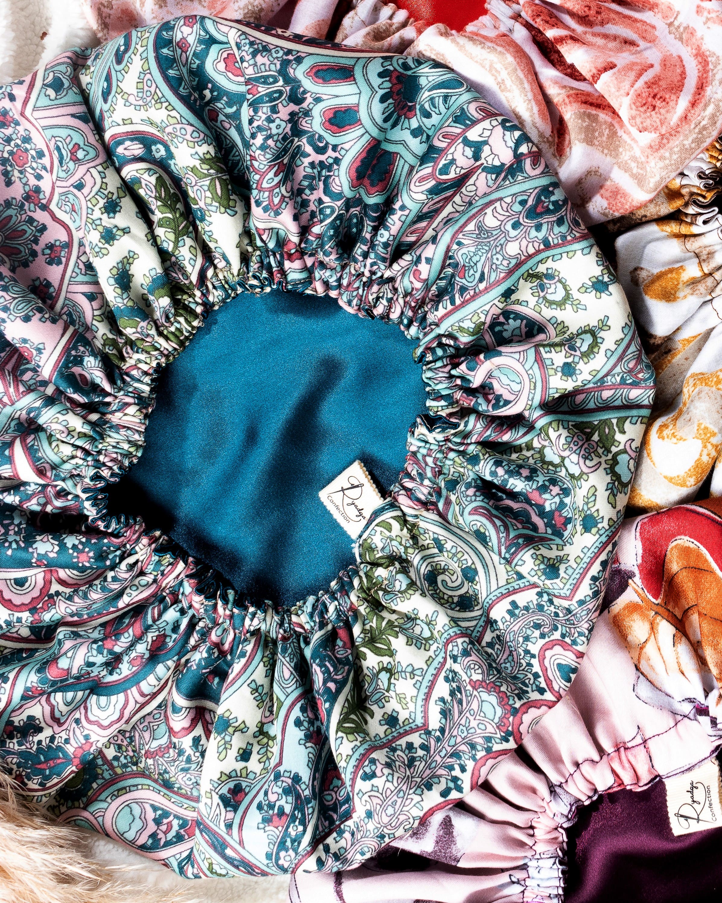 Les Bonnets en Satin de Coton