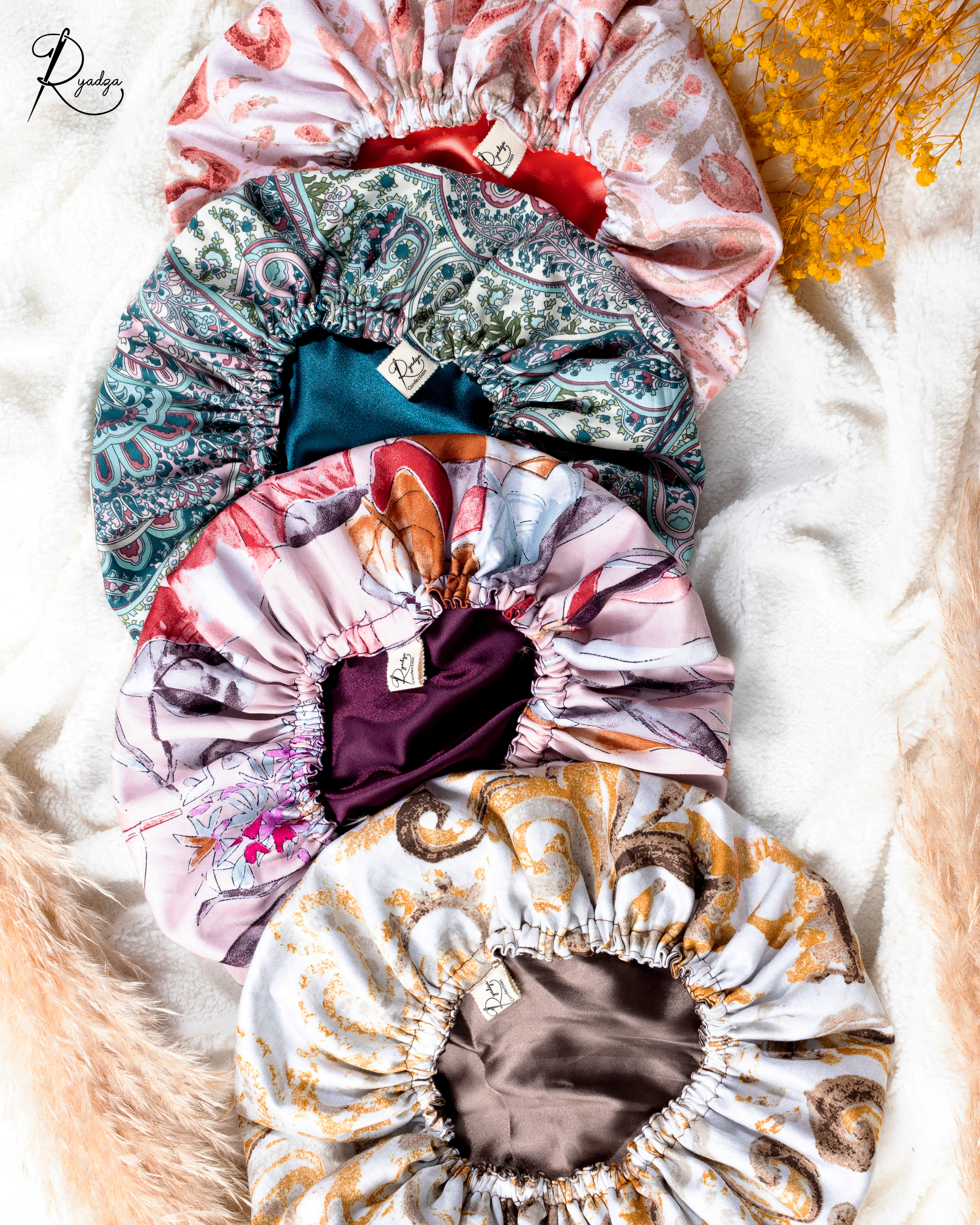 Les Bonnets en Satin de Coton